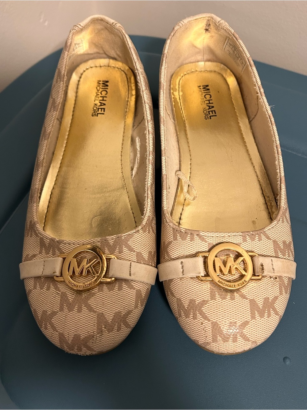 Girls Michael Kors Beige Ballet Flats with Gold Emblem